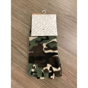 Urban Outfitters Fingerless‎ Polar Glove Camo One Size